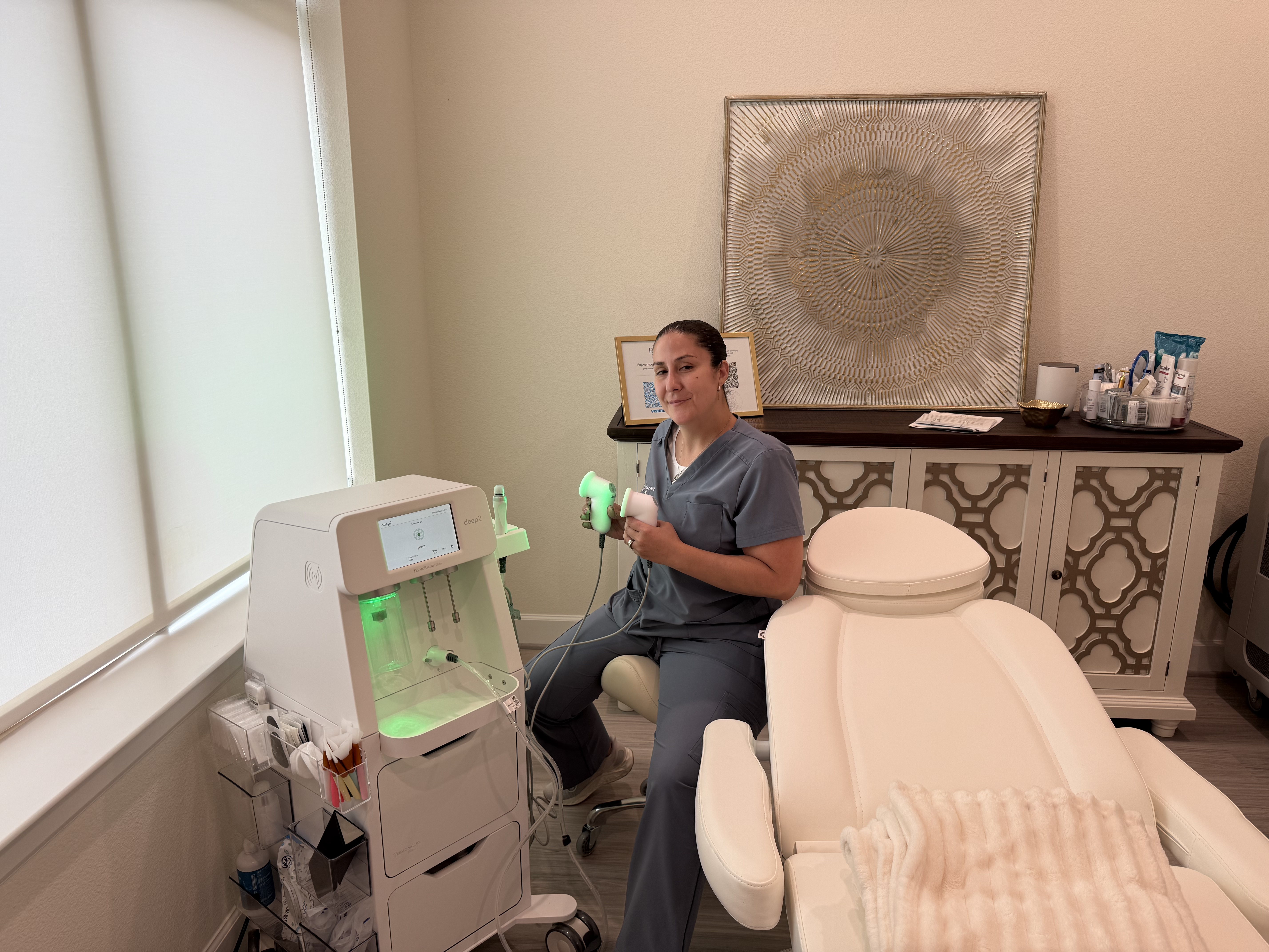 Dr. Rosemarie Robledo